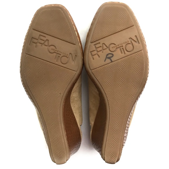 Kenneth Cole Women Sz 7.5 Tan Suede Wedge Peep Toe - Picture 8 of 8